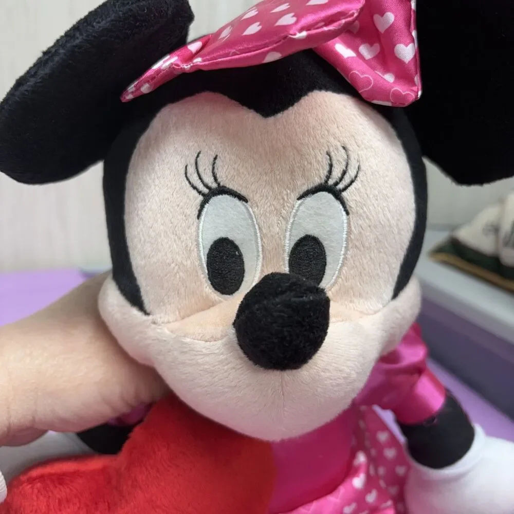Disney Minnie Mouse Valentine plush pink dress bow Red heart New in box kid toy